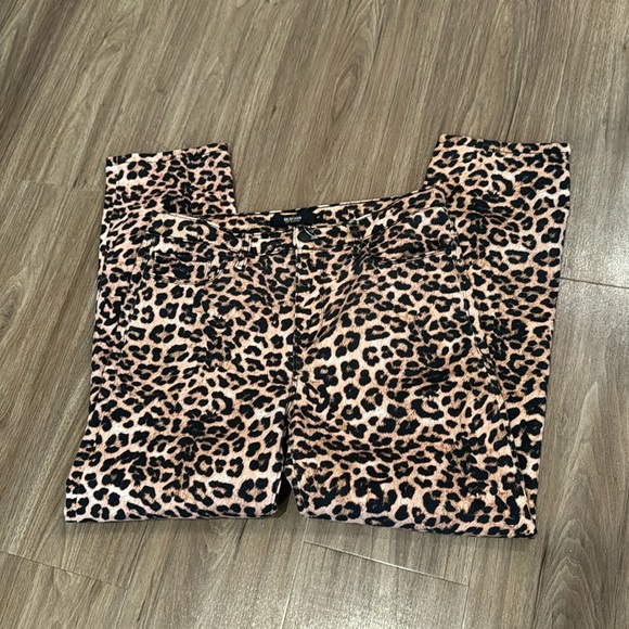 Hudson Jeans Leopard Print Women's Jeans - Picture 2 of 5